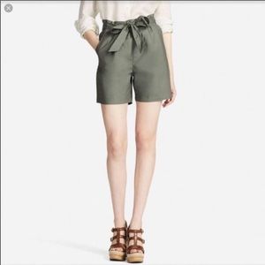 Uniqlo paper bag shorts